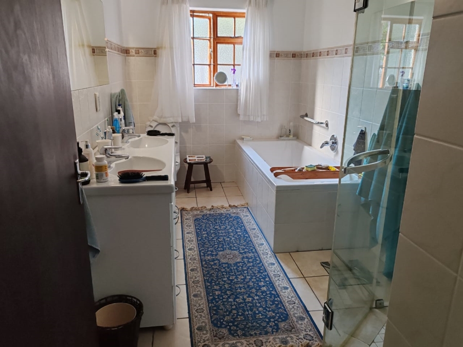 4 Bedroom Property for Sale in Klein Berlyn Western Cape
